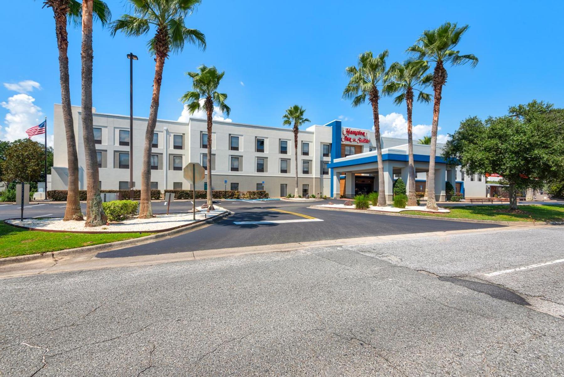 Hampton Inn & Suites Pensacola I-10 N At University Town Plaza Bagian luar foto