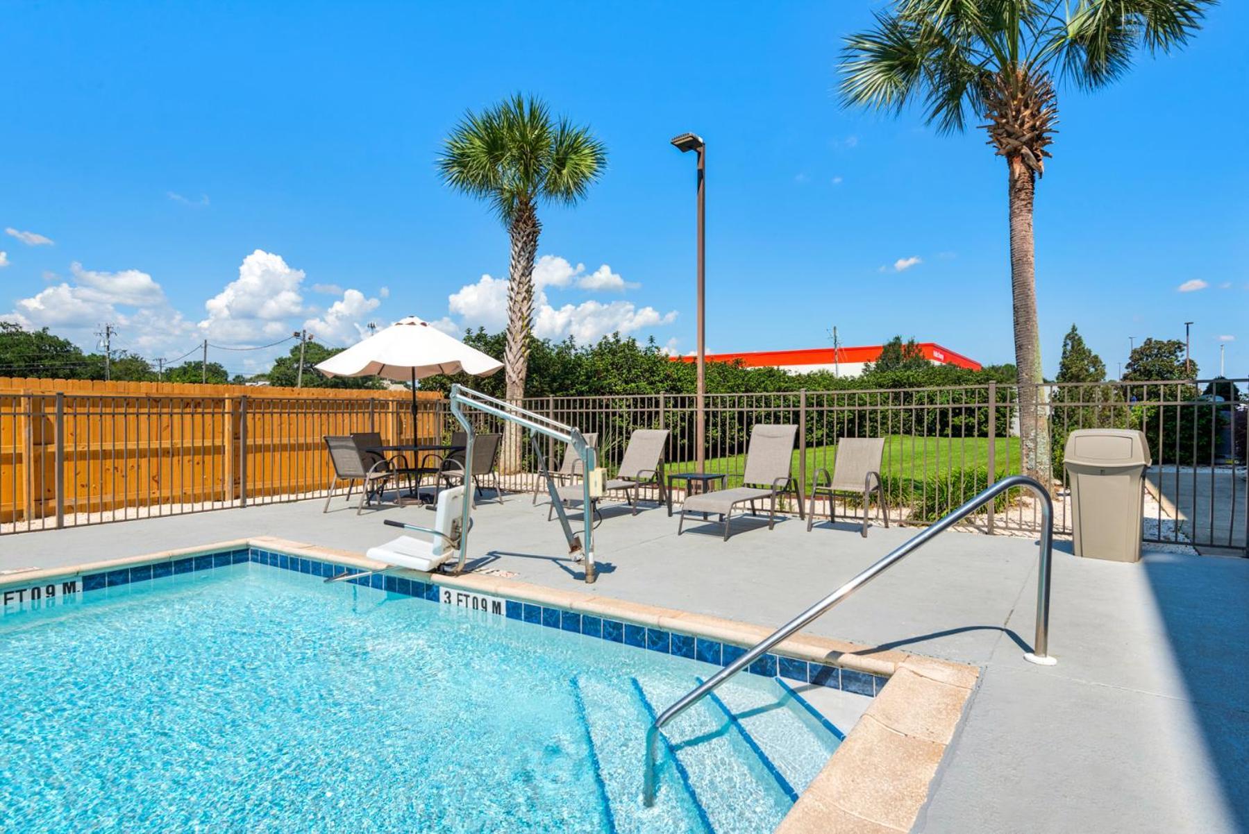 Hampton Inn & Suites Pensacola I-10 N At University Town Plaza Bagian luar foto