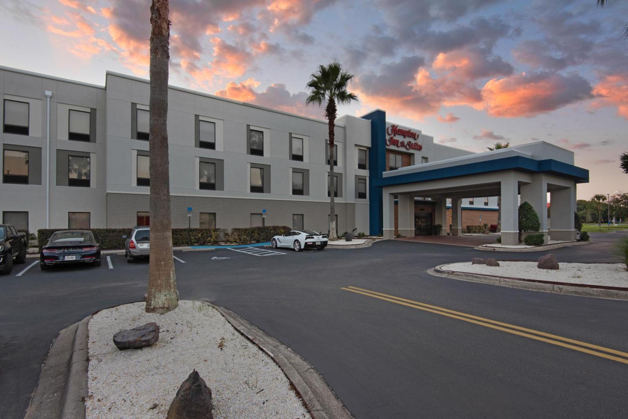Hampton Inn & Suites Pensacola I-10 N At University Town Plaza Bagian luar foto