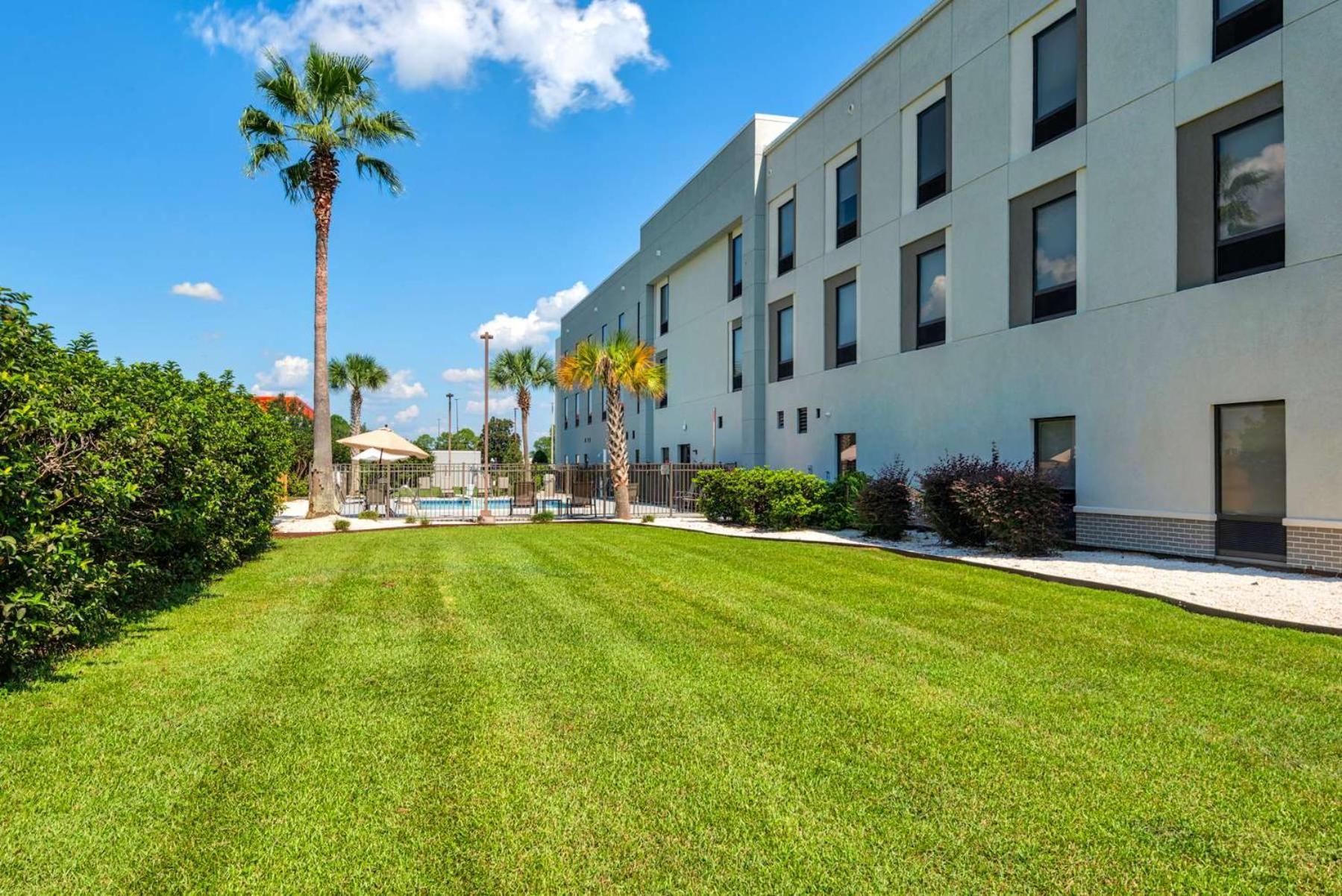 Hampton Inn & Suites Pensacola I-10 N At University Town Plaza Bagian luar foto