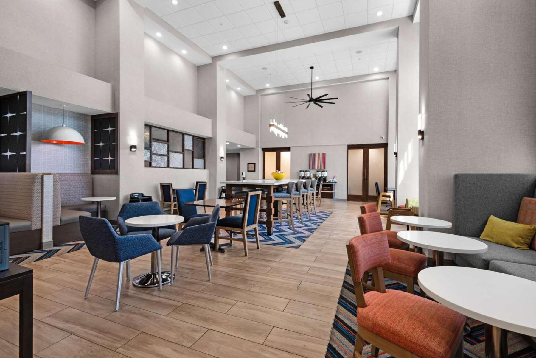 Hampton Inn & Suites Pensacola I-10 N At University Town Plaza Bagian luar foto