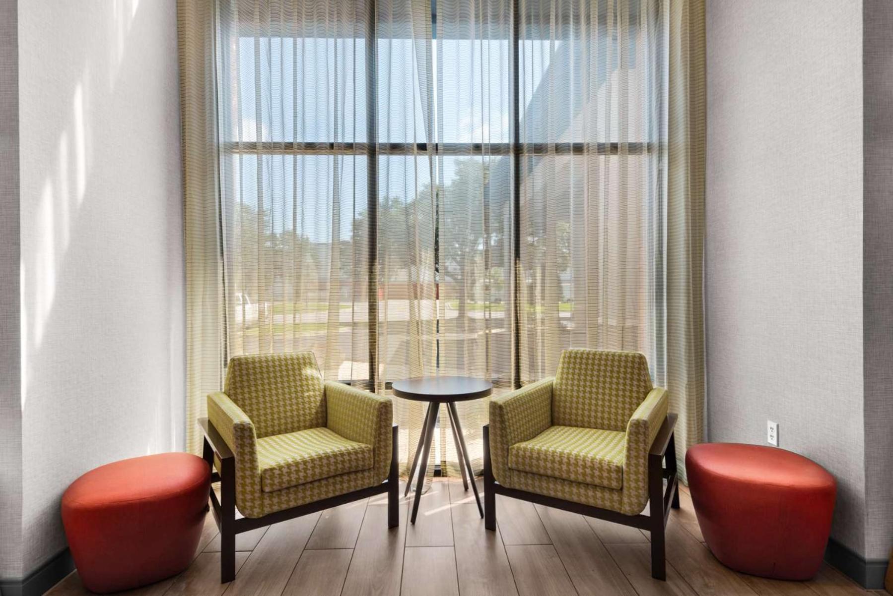 Hampton Inn & Suites Pensacola I-10 N At University Town Plaza Bagian luar foto