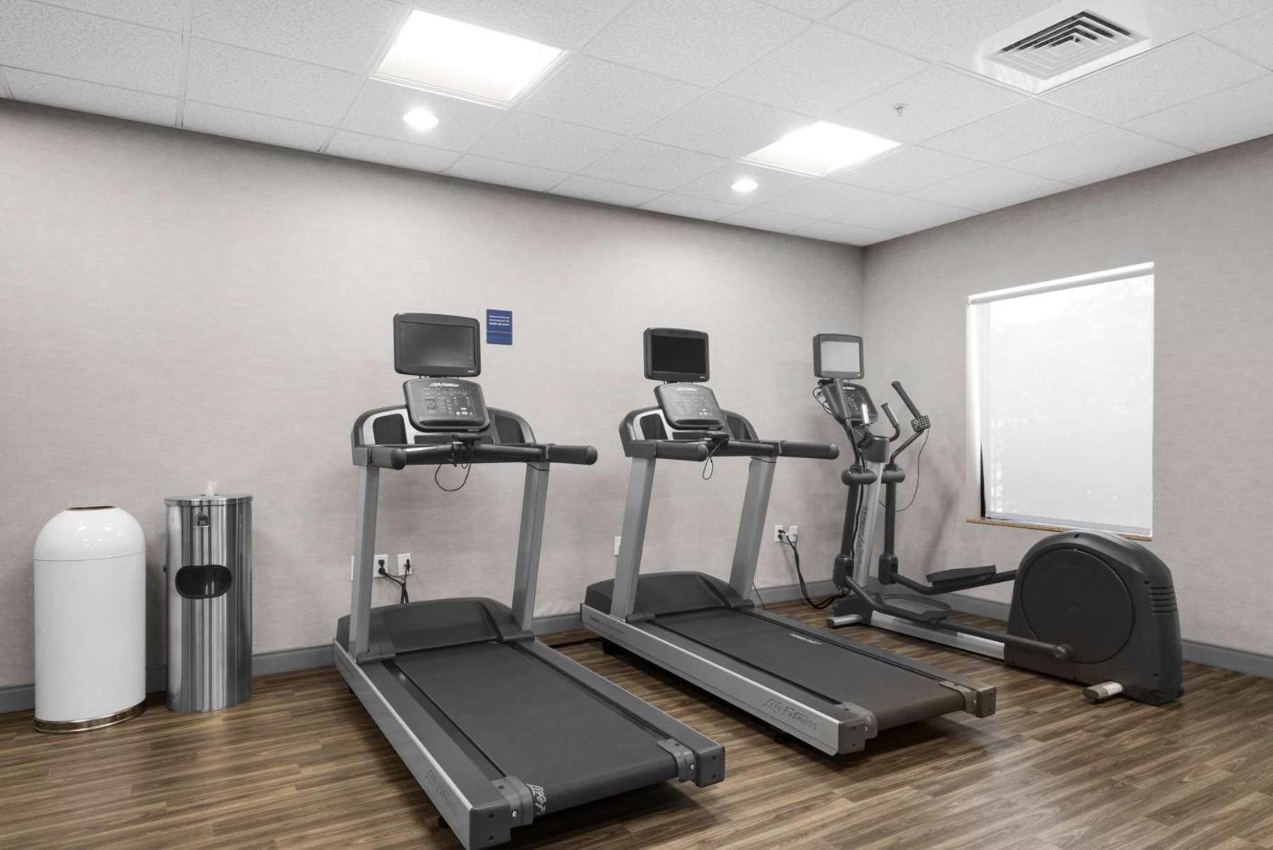 Hampton Inn & Suites Pensacola I-10 N At University Town Plaza Bagian luar foto
