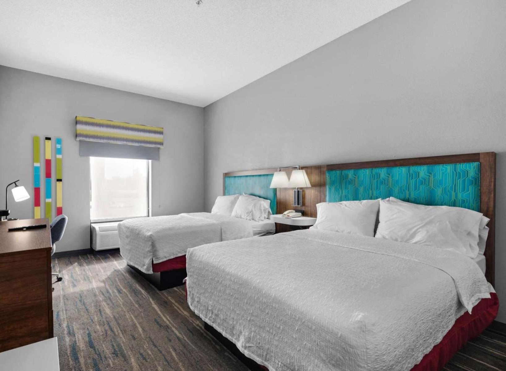 Hampton Inn & Suites Pensacola I-10 N At University Town Plaza Bagian luar foto