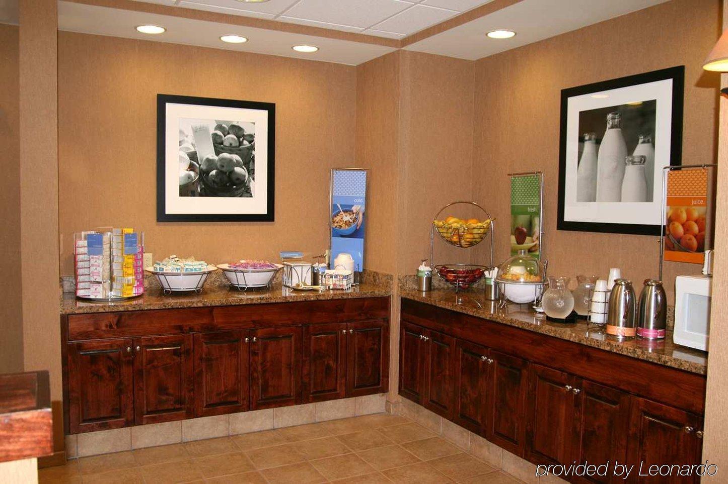 Hampton Inn & Suites Pensacola I-10 N At University Town Plaza Bagian luar foto